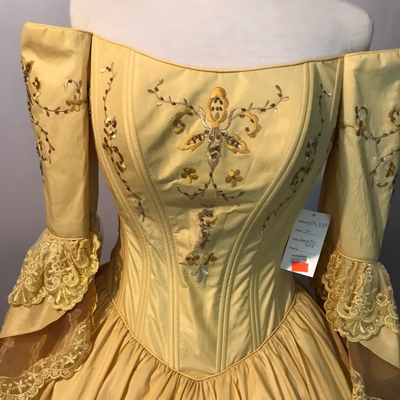 Quinceañera/ Prom Dress - Picture 3 of 4